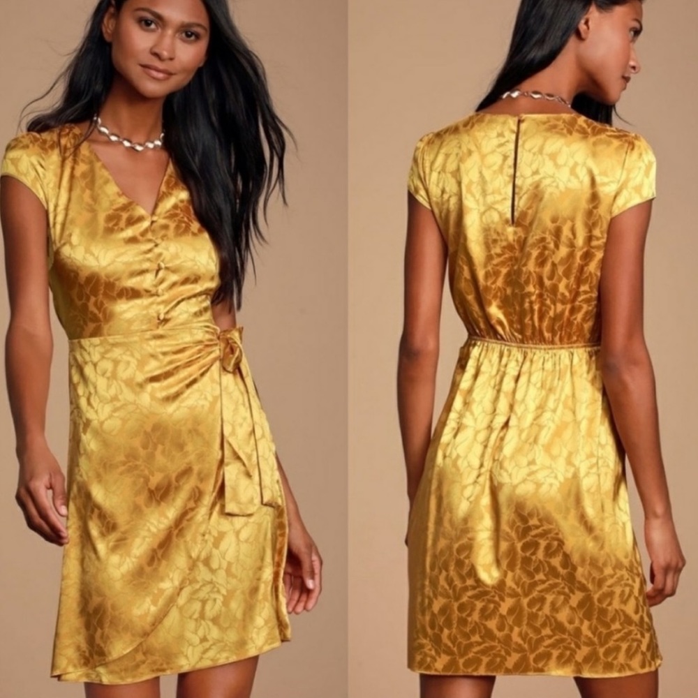 Lulu’s Women’s Gold Leaf Print Mini Dress Size Small Summer Spring Dresses